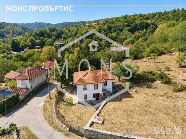 Двуетажна реновирана къща в село Дончовци, само на 5 км от град Трявна.
