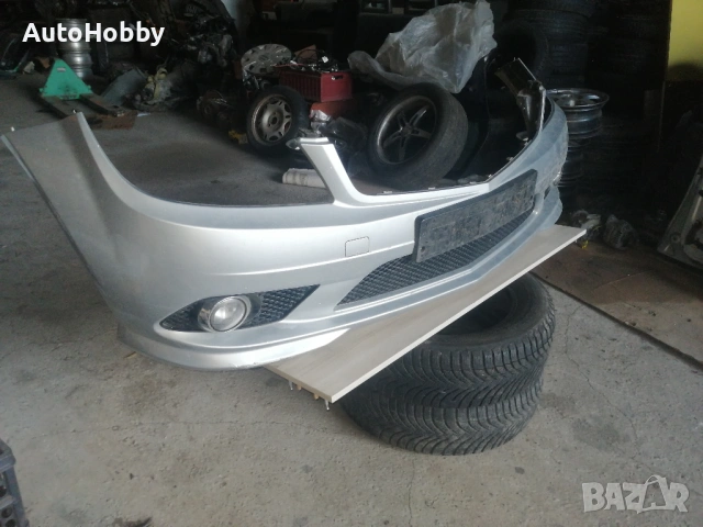 Предна броня Мерцедес C класа W204 AMG Оборудвана, снимка 3 - Части - 53045996