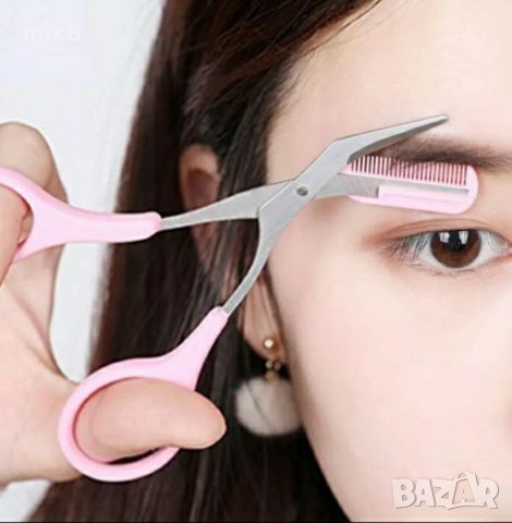 Ножичка за вежди с гребенче 