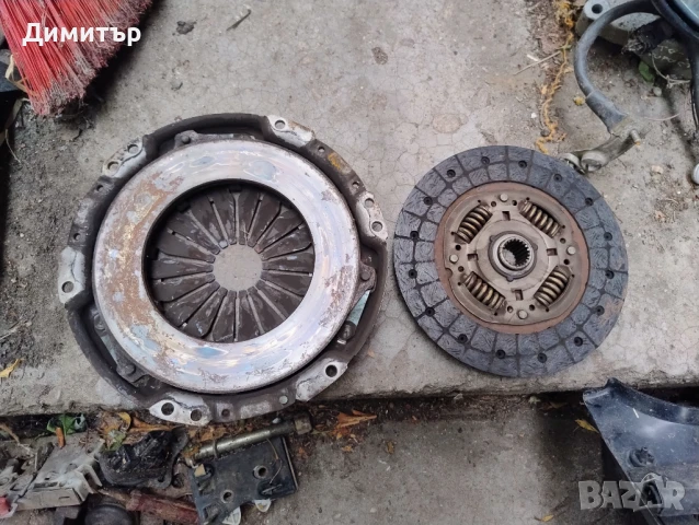 Съединител - Феродов + Притискателен Диск За Тойота Карина 1.6И 16В 1995г / Toyota Carina 1.6I 16V, снимка 2 - Части - 51091783