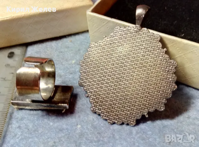 КОМПЛЕКТ РЕТРО БИЖУТА Стари МЕДАЛЬОН и ПРЪСТЕН ПОСРЕБРЕНИ с ТЕКСТИЛНА АРТ БРОДЕРИЯ 22415, снимка 9 - Антикварни и старинни предмети - 47598533