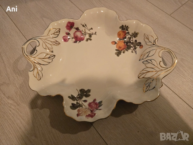 Поднос/съд за сервиране на храна