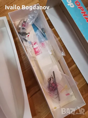 Мащабен модел на моторна яхта 1:50, снимка 3 - Колекции - 48965630