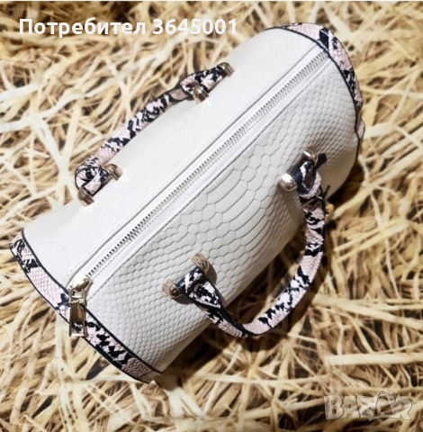 Дамска чанта от изкуствена кожа с змийски мотиви, къси дръжки и дълга дръжка през рамо. Нова , снимка 4 - Чанти - 52728498