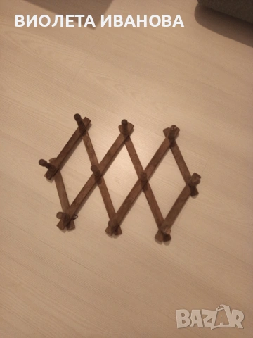 малка дървена закачалка., снимка 2 - Антикварни и старинни предмети - 53057618