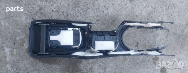 Панел Между Седалките Лексус ИС200 - 5561953010 - 555A423010 N, снимка 4 - Части - 41886357