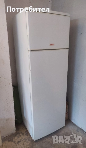 Хладилник с фризер Volte