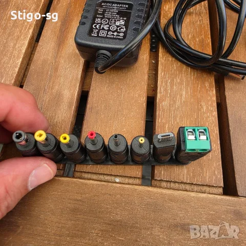 Универсален захранващ адаптер AC/DC 24V 1A (24W) + комплект сменяеми накрайници (НОВ, снимка 3 - Кабели и адаптери - 55979205