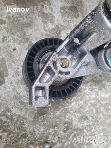 Оптегач пистов ремък за бмв е36 318i m43b18 водеща ролка демпфер ремък  бмв е 36 м43б18 INA, снимка 5 - Части - 42096683