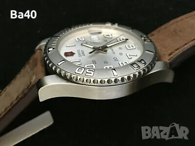 Швейцарски часовник  Victorinox Maverick II - 24703 , Quartz, Сапфир, 200m, 43mm, снимка 9 - Мъжки - 48357631