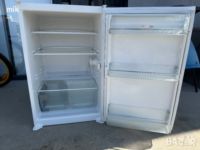 Малък хладилник за вграждане Миеле - Miele