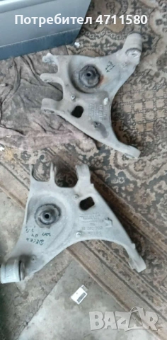 Задни носачи ляв-десен брой 15-евро за Ауди  А4 комби 2.5 TDI 163к.с  2003г