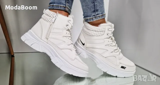 Nike бели дамски боти , снимка 3 - Дамски боти - 48241999