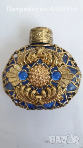 Старо стъклено шишенце за парфюм с обков и камъни