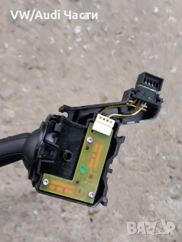 Лост лостче мигачи за Голф 5 Пасат Джета Туран VW Golf 5 Passat Touran Jetta Caddy Seat 1K1857919A, снимка 2 - Части - 50464347