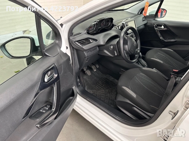 Пежо 208, снимка 7 - Автомобили и джипове - 51994871