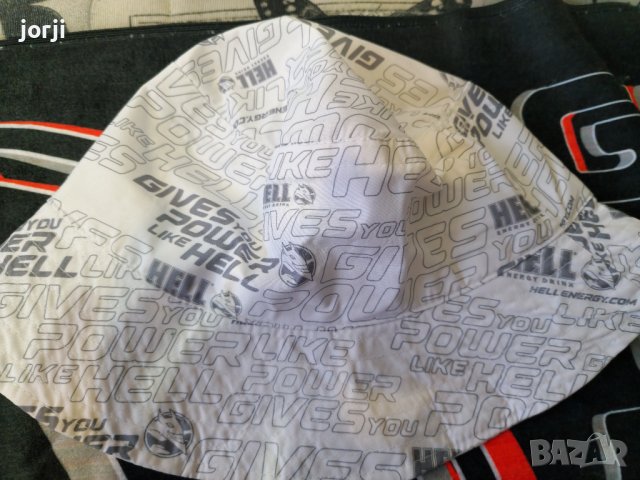 Чисто новa идиотка шапка на Hell