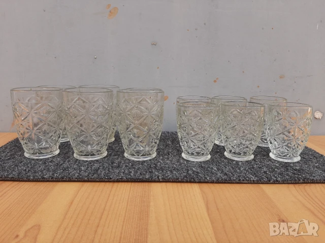 Ретро чаши с релефни шарки, снимка 1