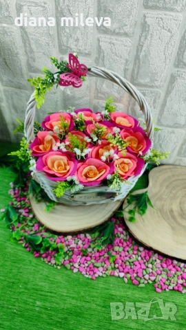 Кошничка  с 11 рози от креп хартия!!, снимка 9 - Декорация за дома - 51943481