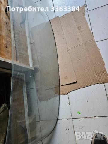 Продавам Предно и Задно стъкло за Москвич 