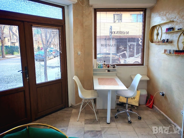 Място за маникюр под наем / Стол под наем