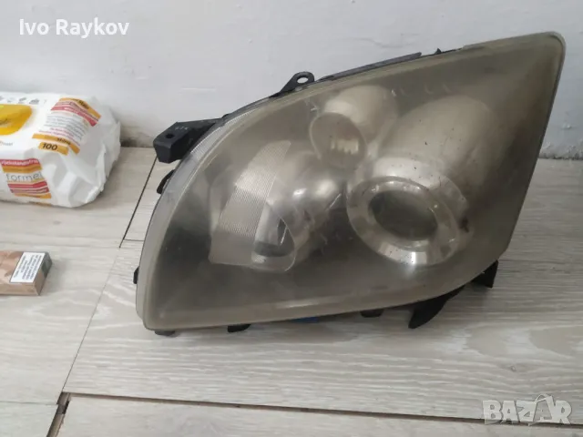 Ляв фар за TOYOTA AVENSIS 2006г