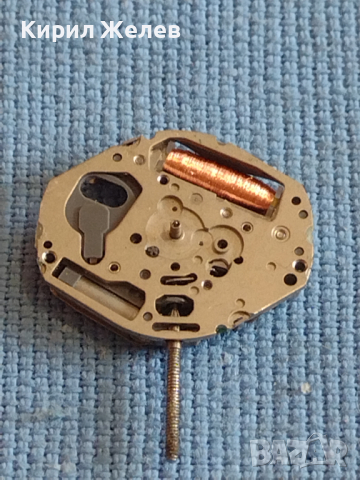 Три броя механизъм за ретро електронен часовник редки за КОЛЕКЦИЯ ЧАСТИ 43670, снимка 2 - Антикварни и старинни предмети - 44836912