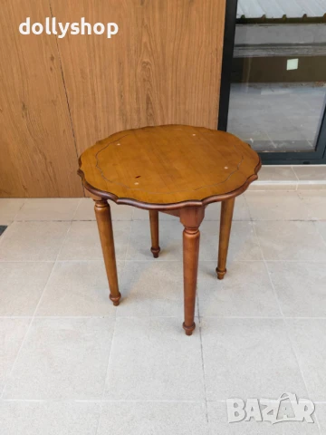 Дървена масичка