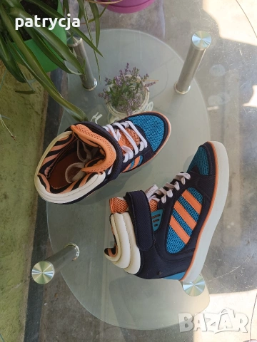 Adidas Amberligt дамски обувки на платформа 40, снимка 4 - Маратонки - 53775980