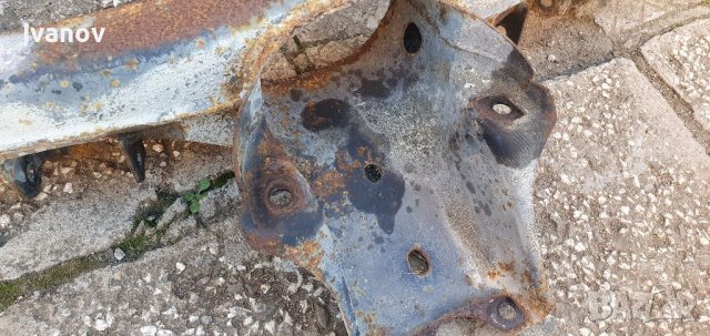 Заден мост магаре за бмв е30 ляв десен носач шенкел bmw e30 барабан, снимка 4 - Части - 40161583