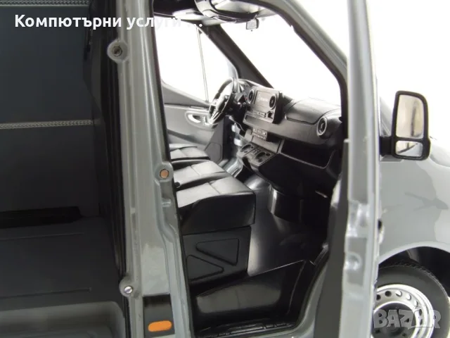 Mercedes-Benz Sprinter 2018 микробус - мащаб 1:18 на Norev  моделът е нов в кутия, снимка 9 - Колекции - 56196304