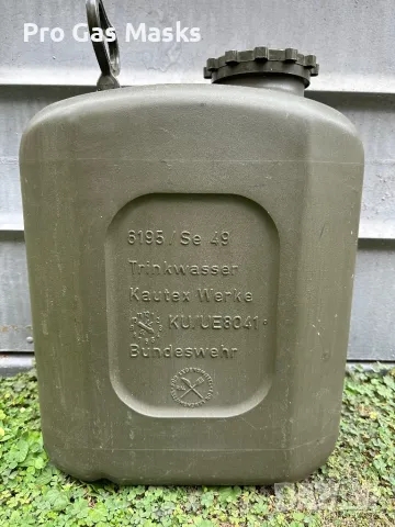 Военна Бака Баки за Вода, Бензин, Дизел от 1971 година. Германска Армия. Налични 2 броя. Цена 60 лв , снимка 3 - Други стоки за дома - 47842469