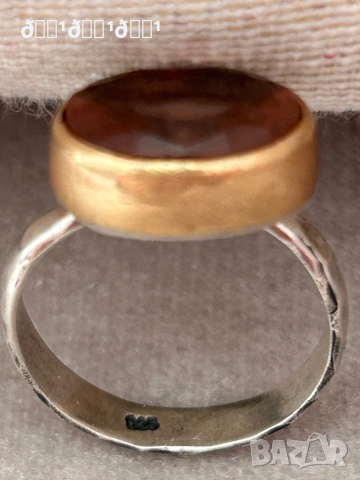 Уникален сребърен пръстен с позлата и естеств. камък 