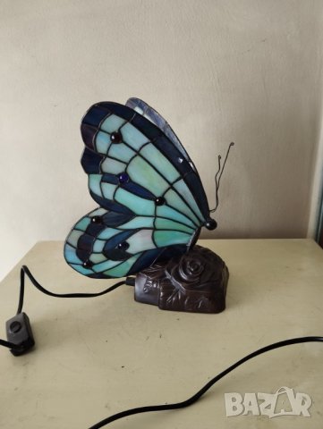 Настолна лампа тифани-пеперуда