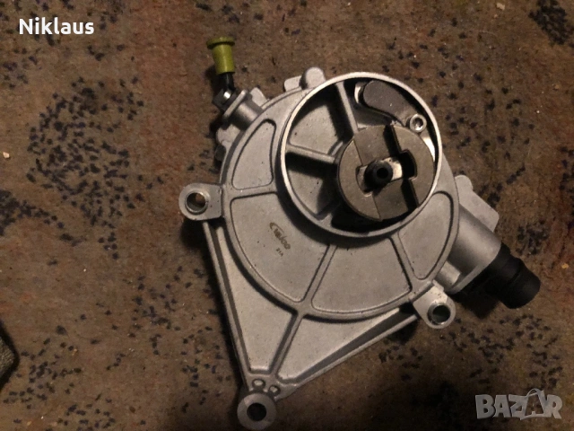 Вакум Помпа BMW F seria , снимка 2 - Части - 53577261