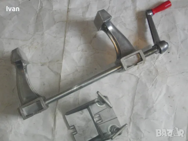 Швейцарско Алуминиево Дърводелско МЕНГЕМЕ Захват 21,5 см Почти Ново ZYLIZZ SWISS MADЕ със стойка, снимка 15 - Менгемета - 47364982