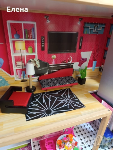 Дървена къща за кукли с обзавеждане, асансьор и аксесоари, снимка 5 - Играчки за стая - 52004782