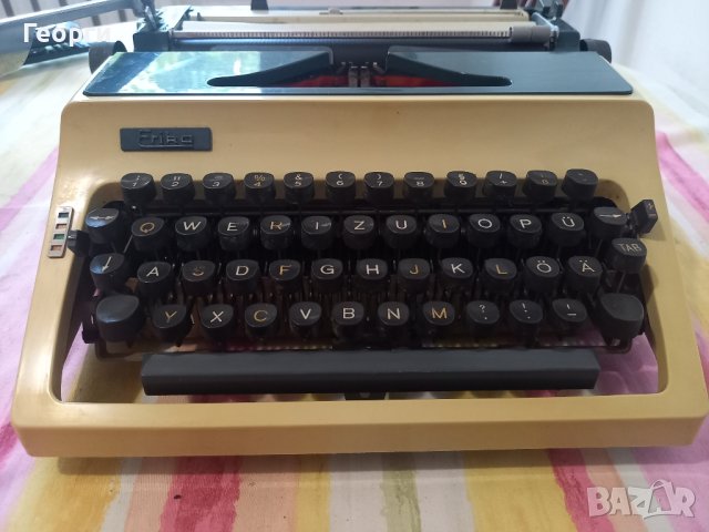 Ретро пишеща машина Ерика 42 плюс подарък шевна машина, снимка 6 - Антикварни и старинни предмети - 37586330
