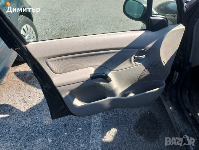 Продавам Citroen C3 на части 1.6 бензин 16 V 2005 год.Автоматик, снимка 5 - Части - 53703217