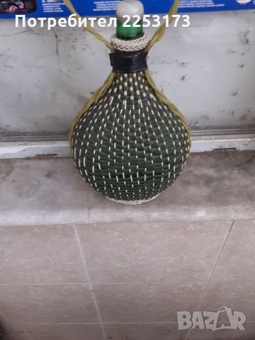 Стъклена бъклица,плетена отвън,1л.,от соц.период, снимка 1 - Декорация за дома - 34368739