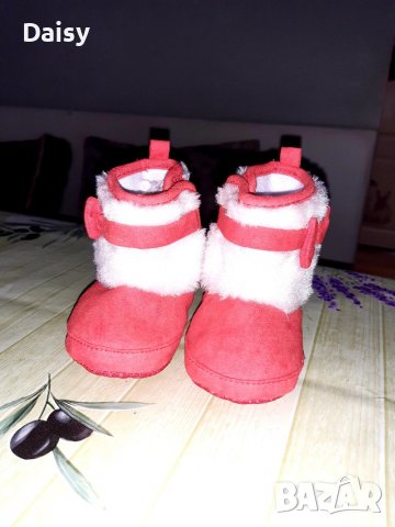 2 чифта Коледни мекички ботушки 6-9 месеца, снимка 2 - Бебешки боти и ботуши - 38613845