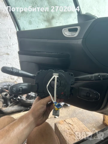 На части Пежо 307 SW 1.6 HDI 109кс , снимка 12 - Автомобили и джипове - 51305064