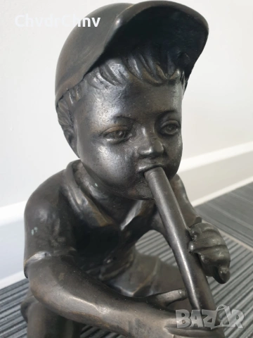 28см-4кг стара бронзова скулптура/фигура на дете с флейта/френска статуетка, снимка 6 - Статуетки - 53654721