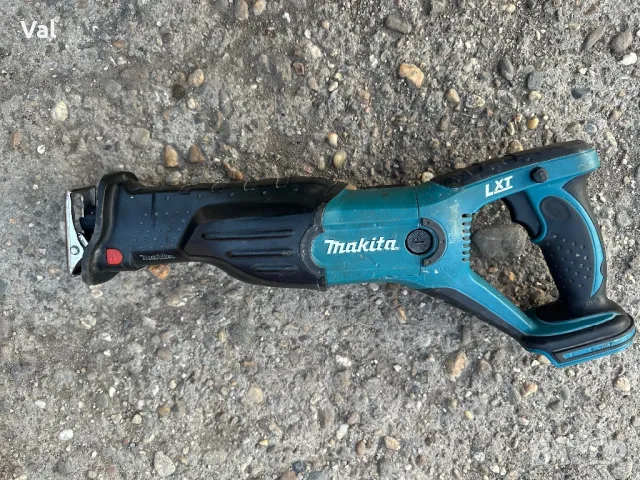Саблен трион Makita за ремонт или части, снимка 4 - Други инструменти - 49929681