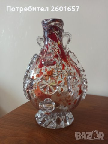 Красива стъклена гарафа