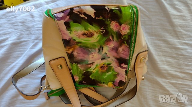 Нова малка чанта Axel, без етикет. , снимка 4 - Чанти - 42482608