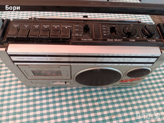 Радиокасетофон, снимка 6 - Радиокасетофони, транзистори - 42002978