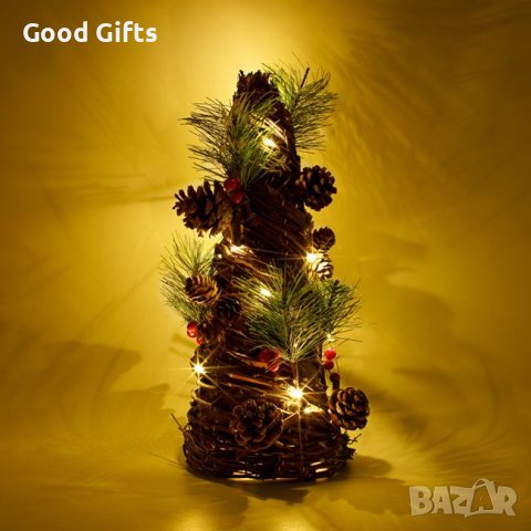 Светеща Коледна елха с борови клонки и шишарки, 35см