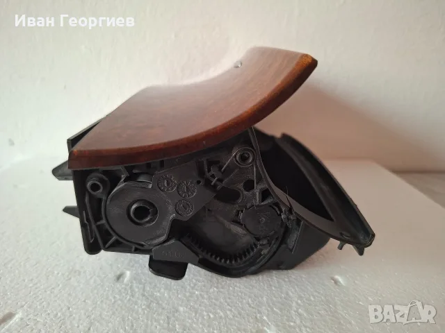 Оригинал Mercedes пепелник махагон W211 Fischer Germany отличен e-classe, снимка 5 - Части - 55800614