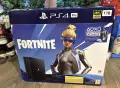 Конзола Sony PS4 Pro с два безжични джойстика и игри , снимка 1